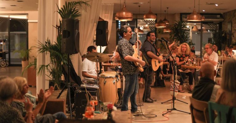 Noches de música en vivo en Tarifa | Octubre 2025